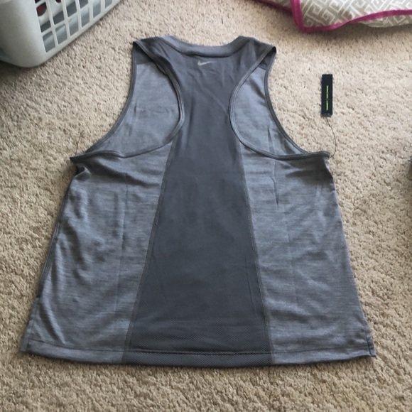 Nike tank - Picture 3 of 3